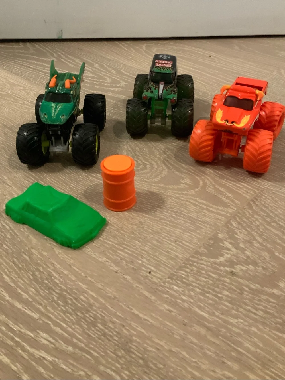 Monster Jam trucks Grave Digger set bundle